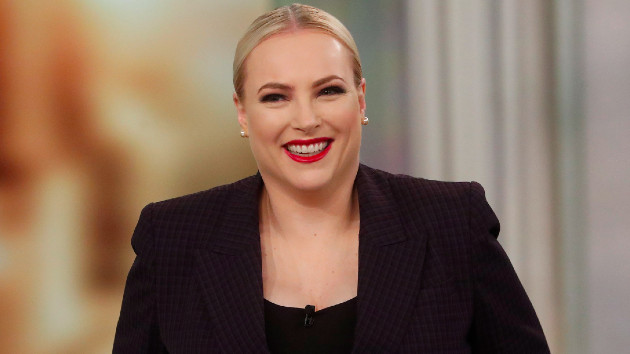 Meghan McCain shows off "full quarantine Witch grey hair ...