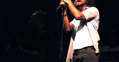 Pearl Jam Expanding ‘Gigaton’ Album With Live Disc