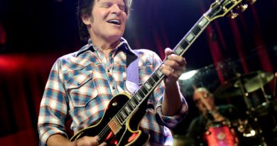 John Fogerty, Mick Fleetwood And More Pay Tribute To Duane Eddy
