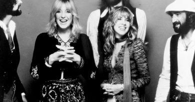 Official Fleetwood Mac Documentary In The Works For Apple